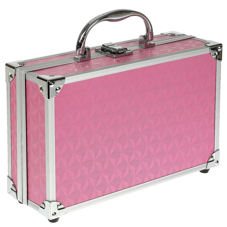 Набор декоративной косметики в чемоданчике